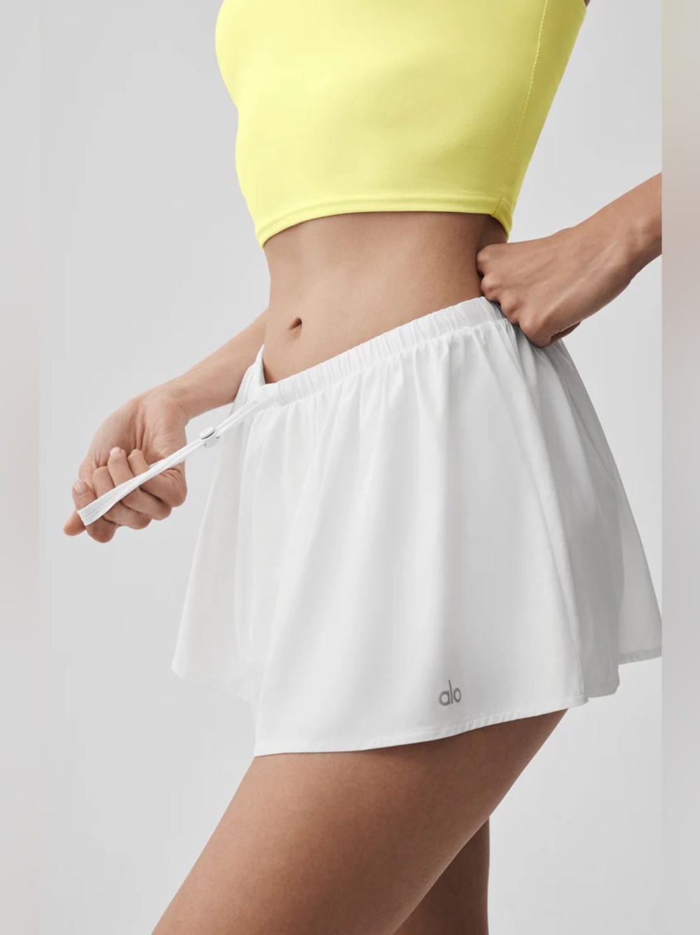Alo Yoga Breezy Skirt White Size Small NWT